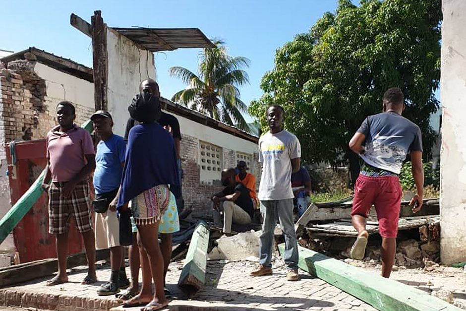 Haityje per žemės drebėjimą žuvo mažiausiai 227 žmonės 