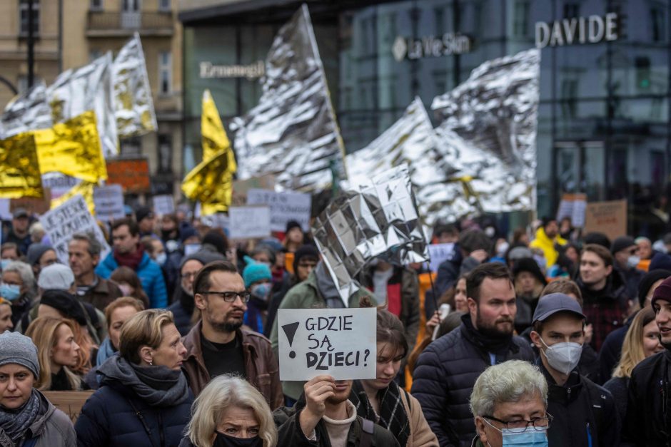 Lenkijoje vyko protestai dėl migrantų atstūmimo nuo sienos