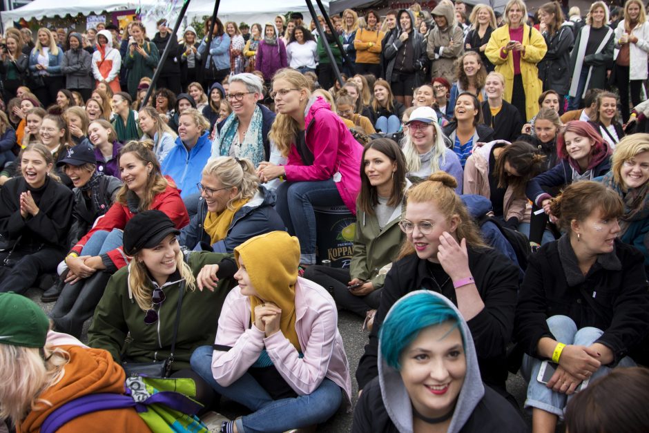 Švedijoje vyko roko festivalis tik moterims