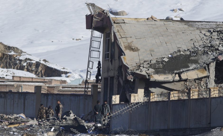Per talibų išpuolį Afganistane žuvo daugiau kaip 100 žmonių