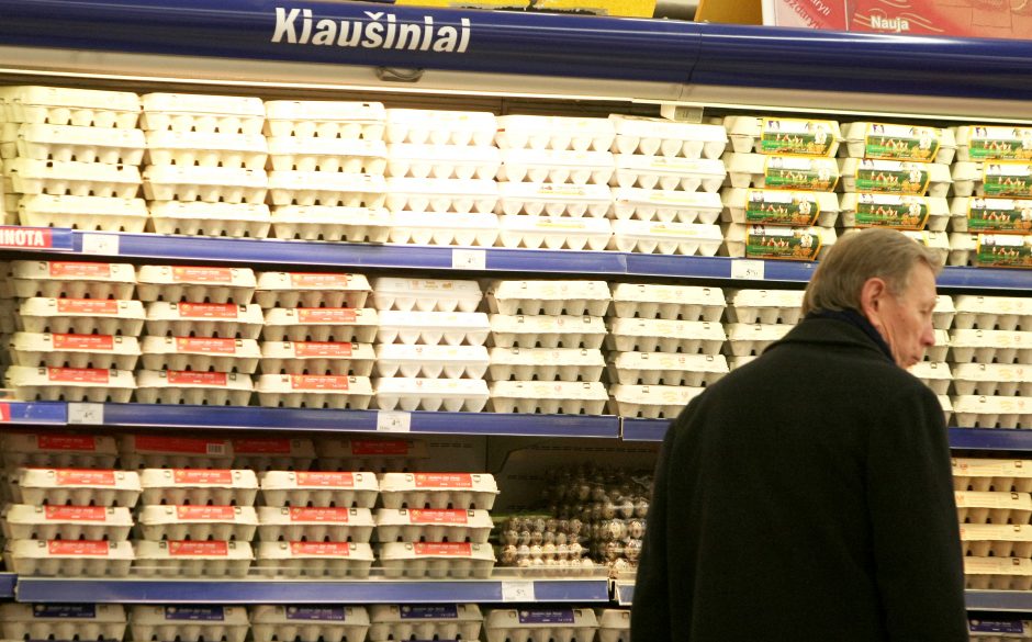 „Maxima grupė“ Baltijos šalyse atsisakys narvuose auginamų vištų kiaušinių prekybos