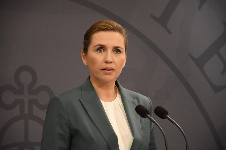 Danija pasirengusi siųsti karinę techniką į Ukrainą