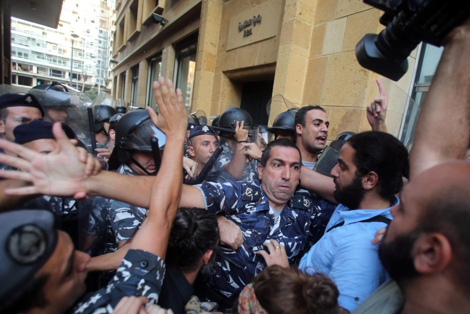 Libano vyriausybė bejėgė nuraminti augantį nepasitenkinimą