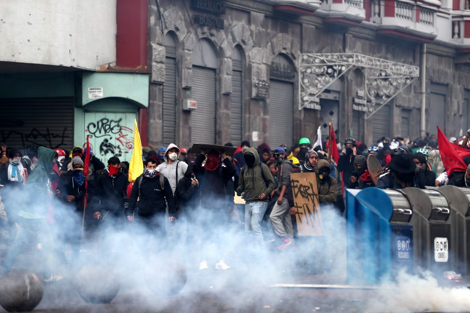 Ekvadore per protestuotųjų ir policijos susirėmimus žuvo penki žmonės