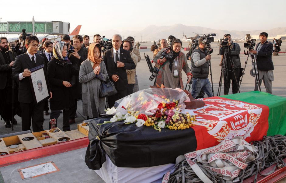 Afganistane surengta laidotuvių ceremonija žuvusiam japonų gydytojui