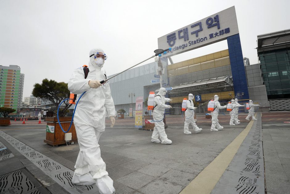 Pietų Korėja pranešė apie 594 naujus užsikrėtimo koronavirusu atvejus