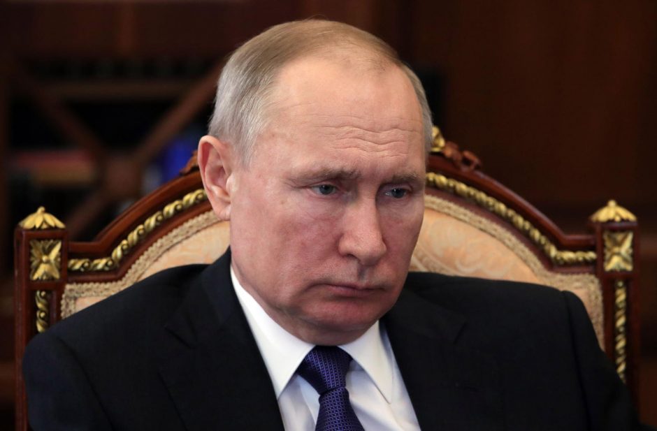 V. Putinas: Rusija pasiruošusi bendradarbiauti, kad naftos gavyba būtų sumažinta