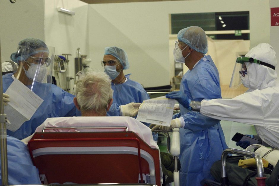 Italijoje per parą nuo koronaviruso mirė 604 žmonės