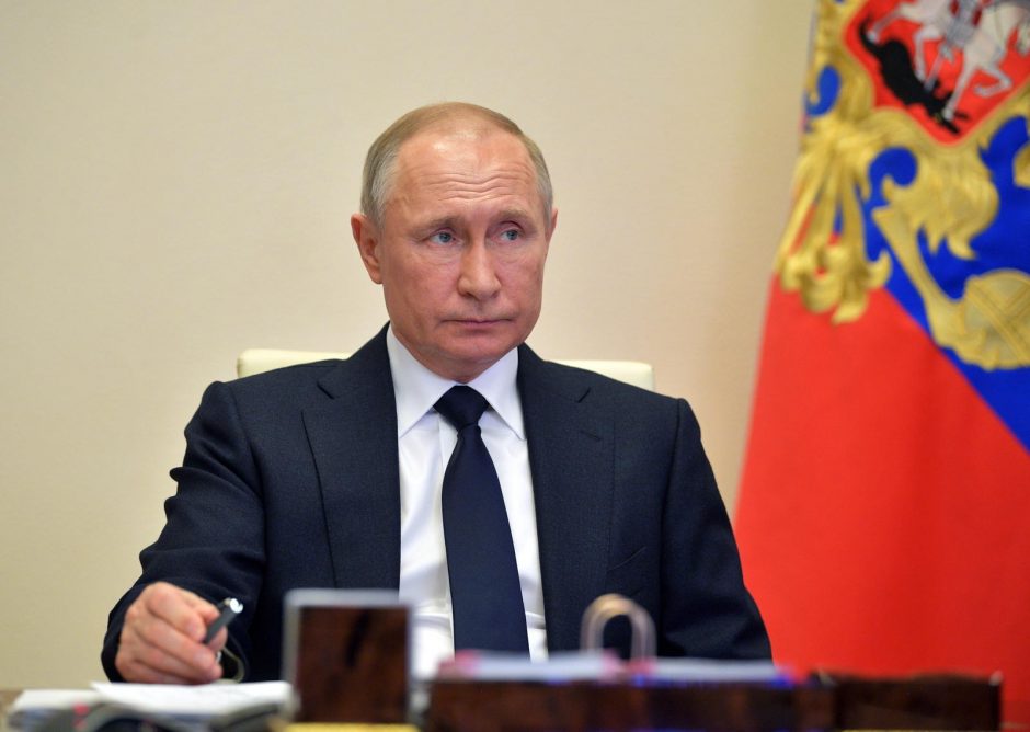 V. Putinas nurodė griežtinti koronaviruso ribojimus