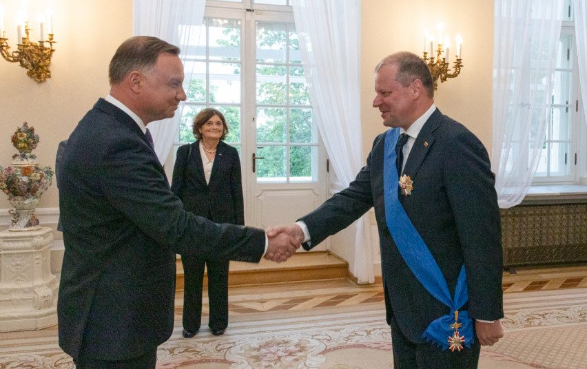 Lenkijoje S. Skverneliui įteiktas apdovanojimas už indėlį stiprinant šalių dialogą