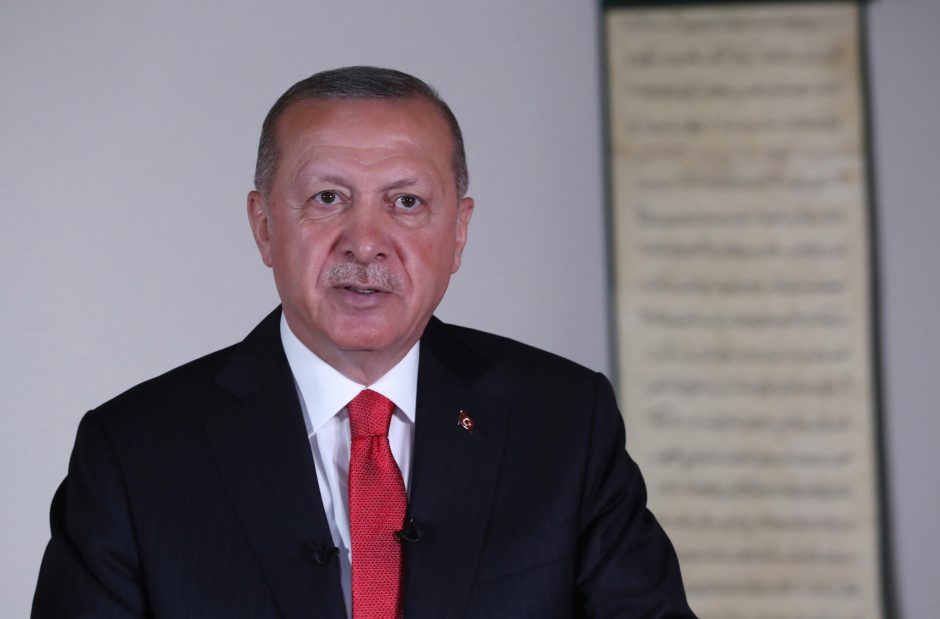 R. T. Erdoganas paragino V. Putiną leisti ir toliau teikti pagalbą Sirijai