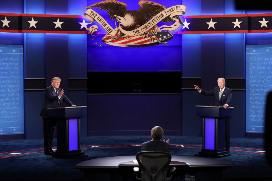 JAV atšaukiami antrieji prezidentiniai debatai