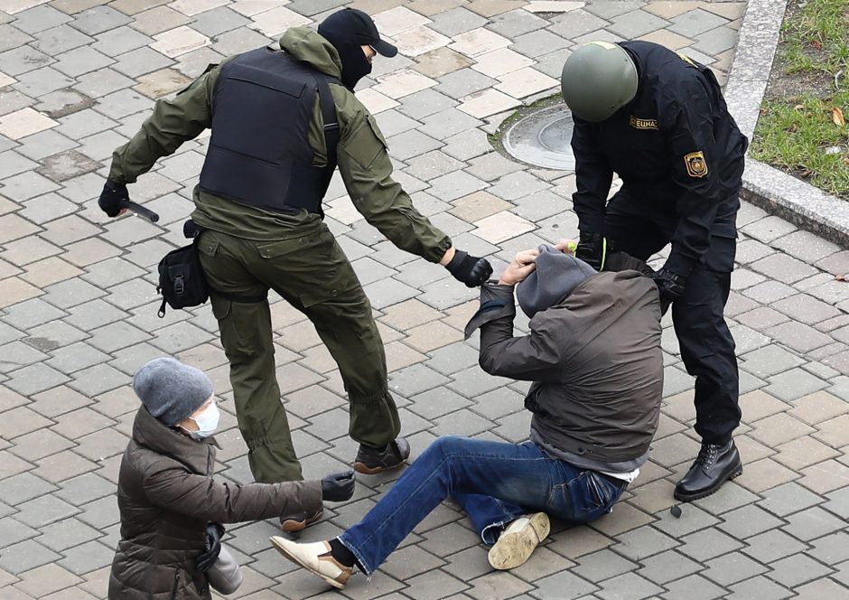 Teisių gynėjai: Baltarusijoje gruodį per protestus sulaikyta ne mažiau kaip 750 žmonių