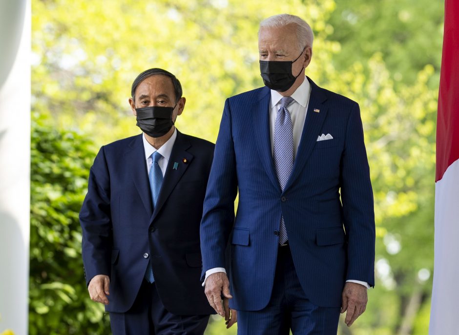 J. Bidenas ir Japonijos premjeras Y. Suga per susitikimą perspėjo dėl Kinijos veiksmų