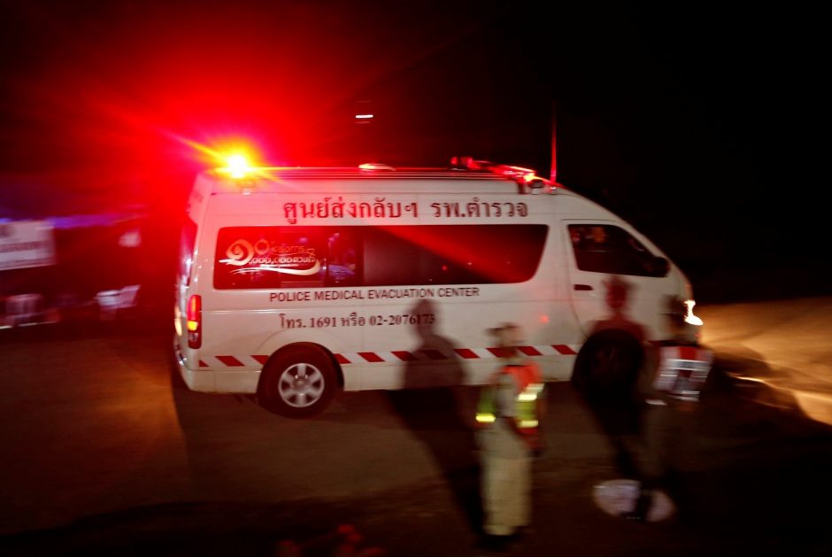 Mianmaro ir Tailando pasienyje susidūrus autobusui ir automobiliui žuvo 19 žmonių