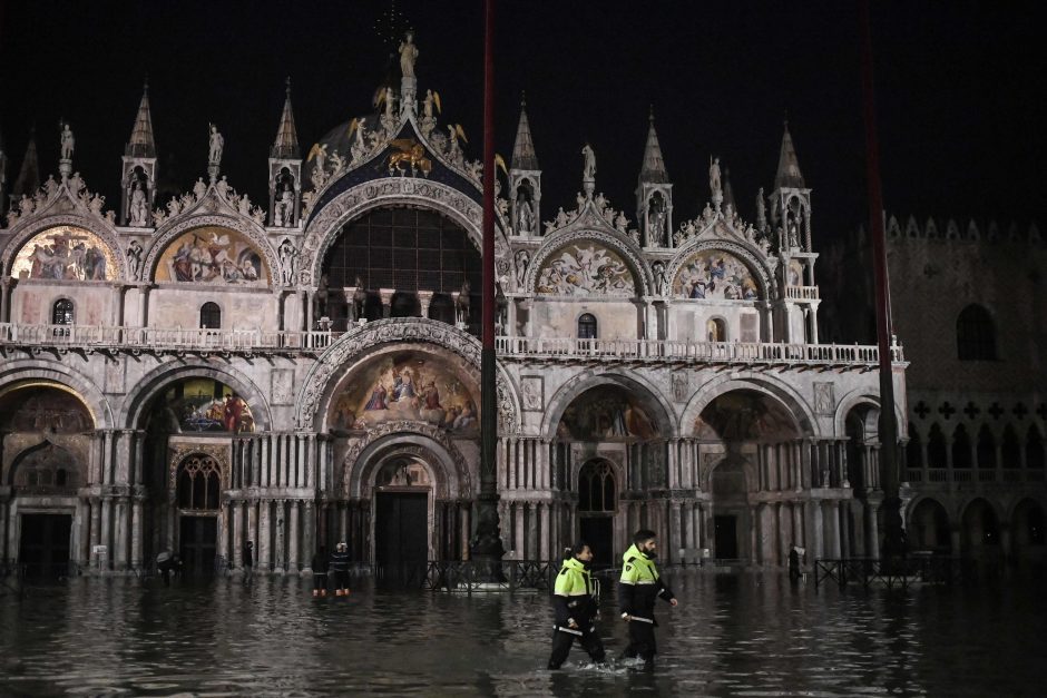 Didžiulio potvynio užlietoje Venecijoje paskelbta nepaprastoji padėtis 