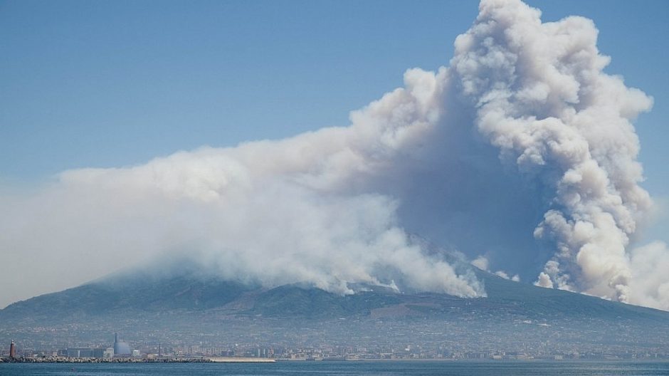 Vezuvijaus papėdėje įsikūrusių gyventojų negąsdina, kad ugnikalnis gali išsiveržti