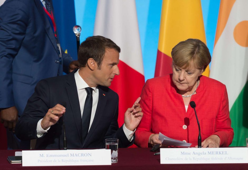 E. Macronas susitiks su A. Merkel prieš ES viršūnių susitikimą ketvirtadienį