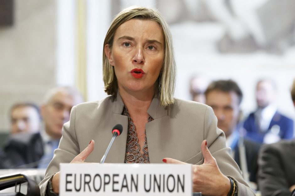 ES ir Rusijos diplomatijos vadovai aptarė incidentą Kerčės sąsiauryje