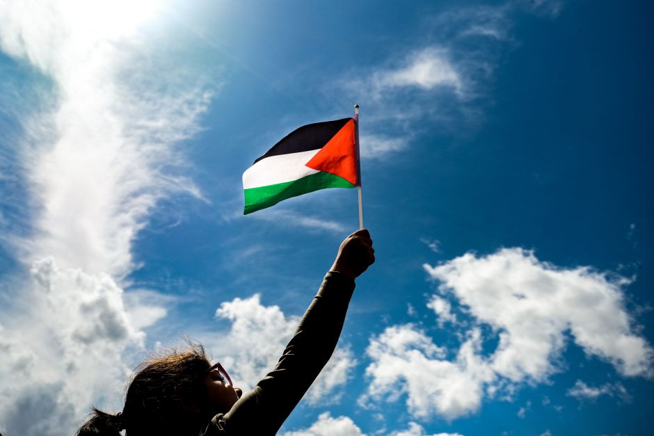 Apie pusantro šimto žmonių šeštadienį Vilniuje išreiškė paramą Palestinai