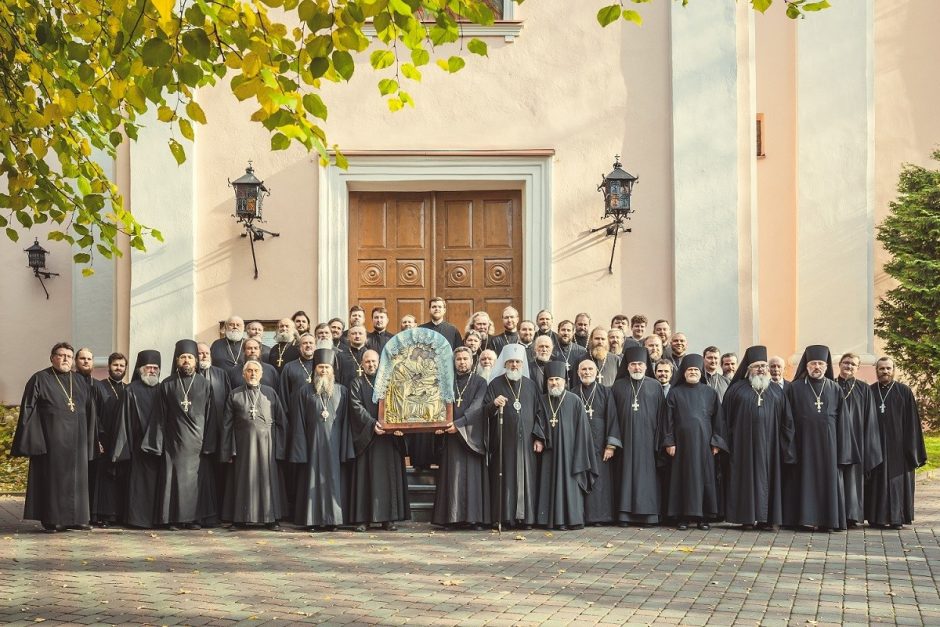 Lietuvos stačiatikių arkivyskupija nepripažįsta 5 kunigų grąžinimo į kunigų luomą