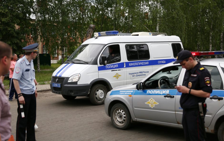 Rusijoje nežinomam užpuolikui apšaudžius autobusą žuvo trys žmonės 