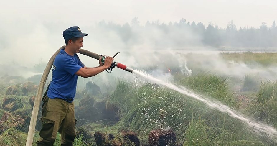 Sibire miškų gaisrų dūmai apgaubė apie 1 000 gyvenviečių