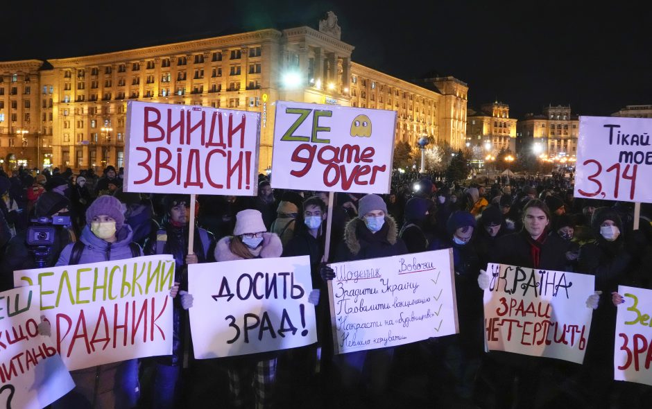 Kijeve į protesto akcijas susirinko keli tūkstančiai žmonių