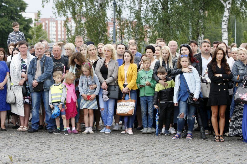 Klaipėdoje prisiekė apie 600 šauktinių