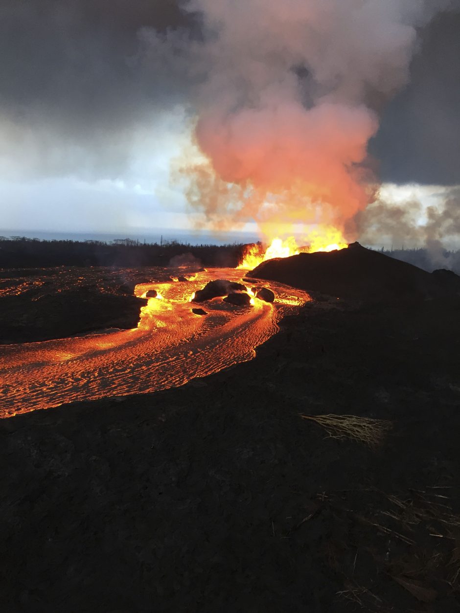 Havajų vulkanų lava pamažu didina salos plotą