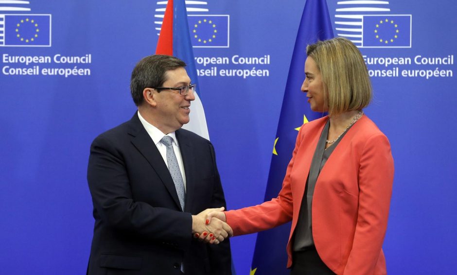 ES ir Kuba pasirašė santykių normalizavimo sutartį