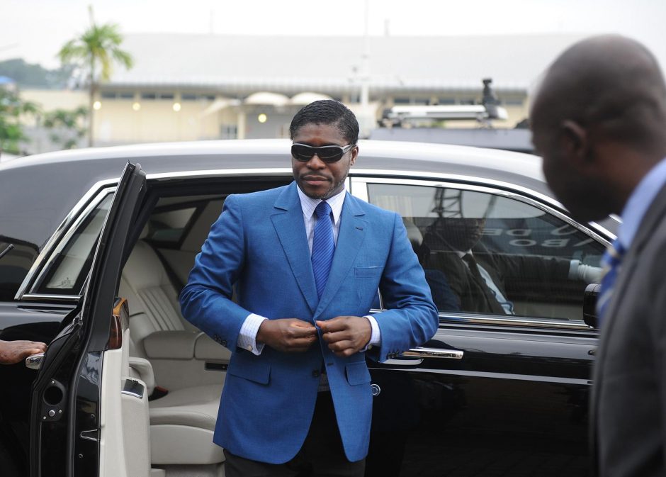 Pusiaujo Gvinėjos lyderio sūnus stoja prieš teismą 