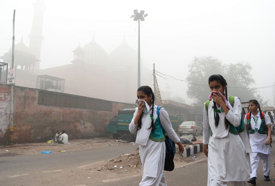Delyje dėl tiršto smogo uždarytos visos mokyklos