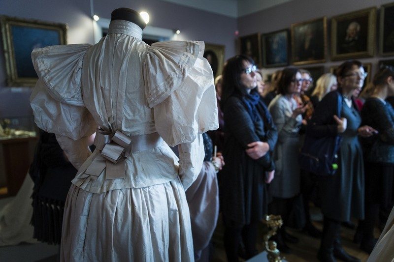 A. Vasiljevas leido pasigrožėti šimtmečius menančiomis vestuvinėmis suknelėmis