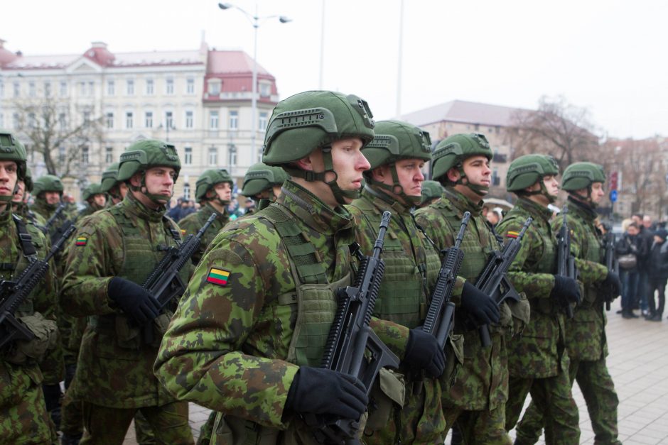 Seimas svarstys siūlymą įteisinti kariuomenės veterano statusą
