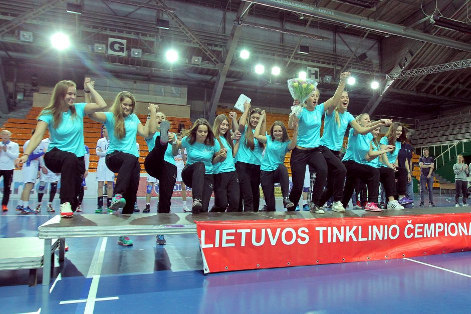 Tinklininkų šeimos atžalai vieno universiteto negana