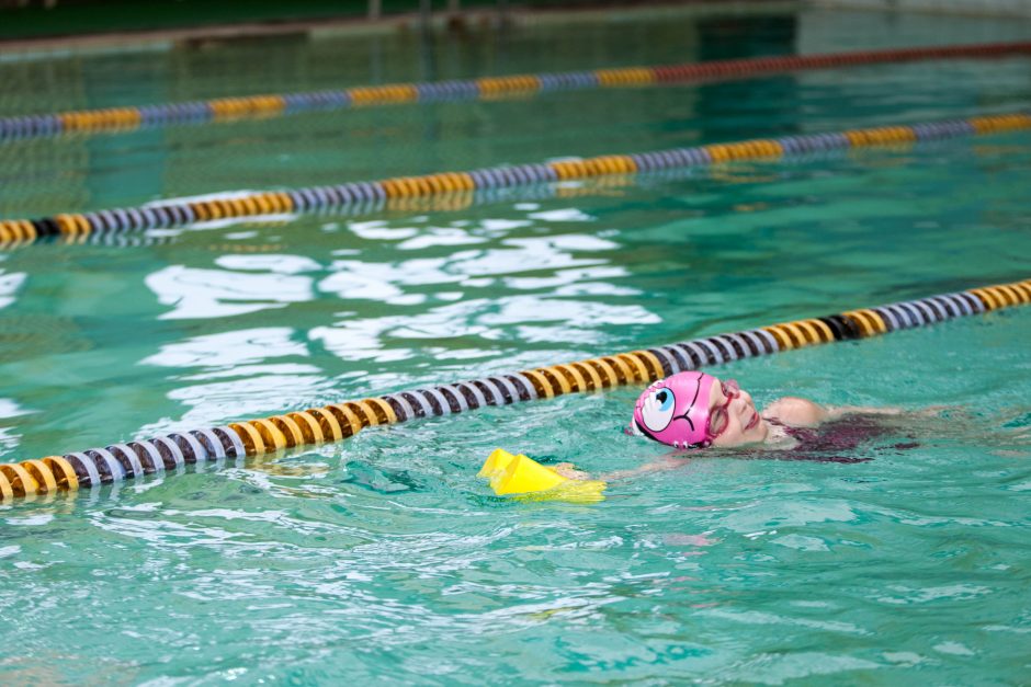 Plaukti išmoks daugiau mažųjų kauniečių