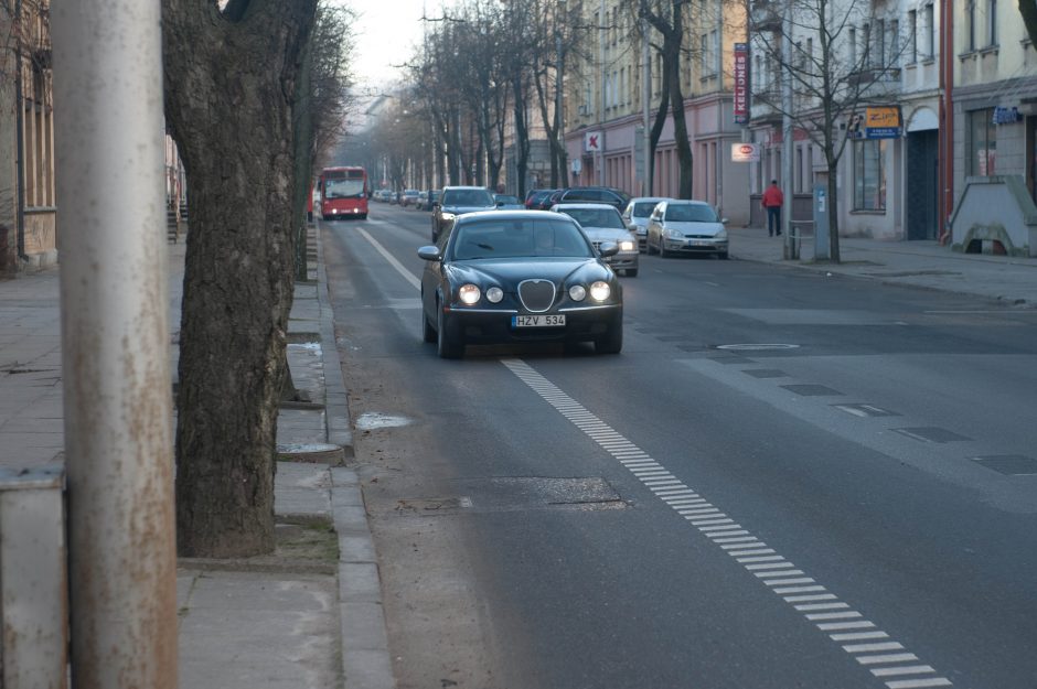 Chaotiškas eismas Kęstučio gatvėje erzina vairuotojus