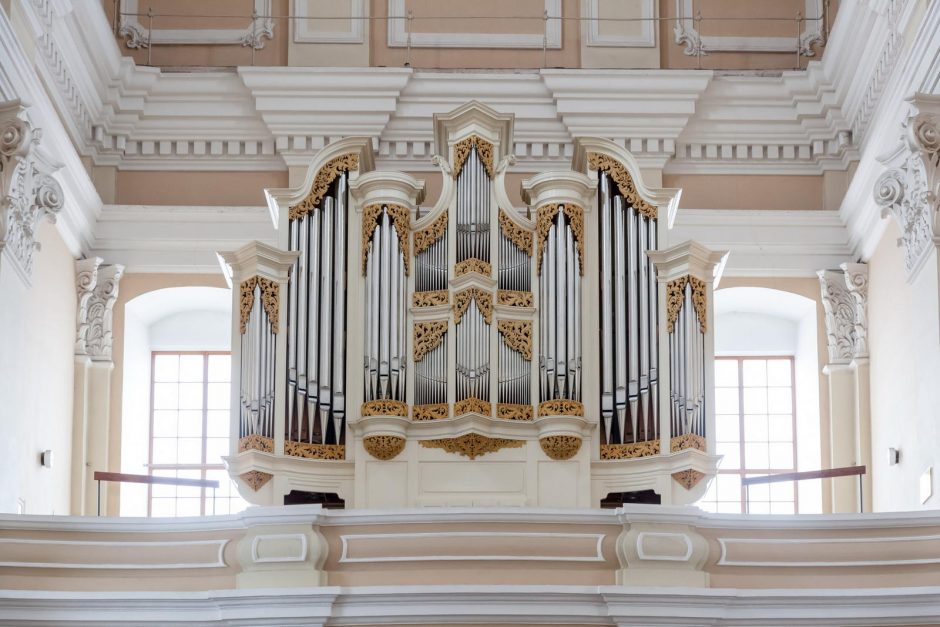 Labdaros koncerte vilniečiai aukos barokinės bažnyčios vargonų remontui