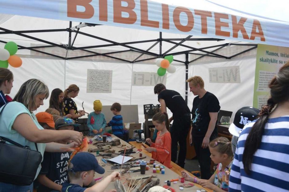 Pažink, kurk, švęsk: miesto aikštėje įsikurs interaktyvi bibliotekos palapinė