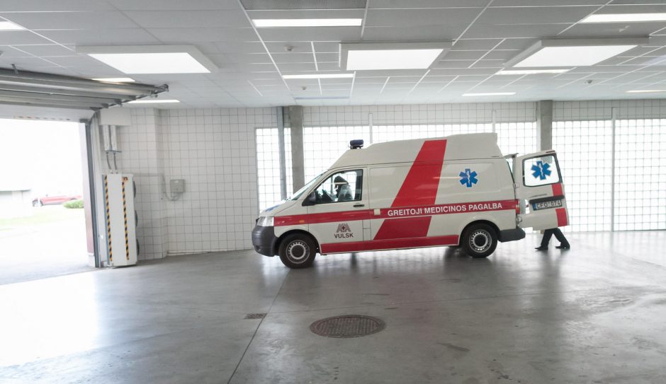 Į ligoninę paguldytas prie tvenkinio Ukmergėje sužalotas vyras