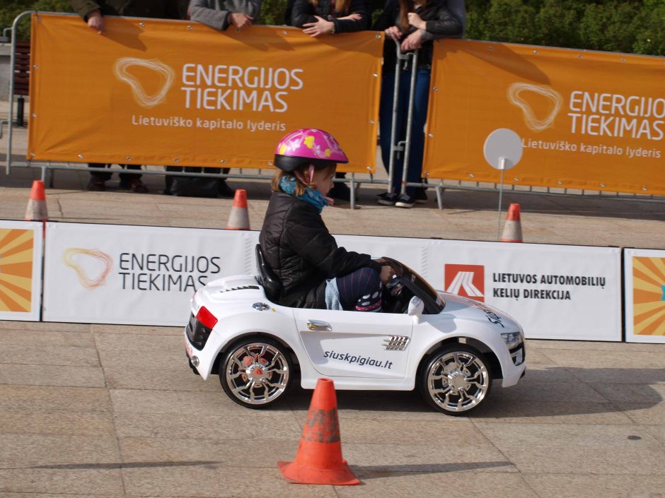 Klaipėdoje – elektromobilių lenktynės vaikams