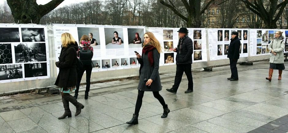 Tarptautinis fotožurnalistikos festivalis kviečia į ekskursiją po parodą