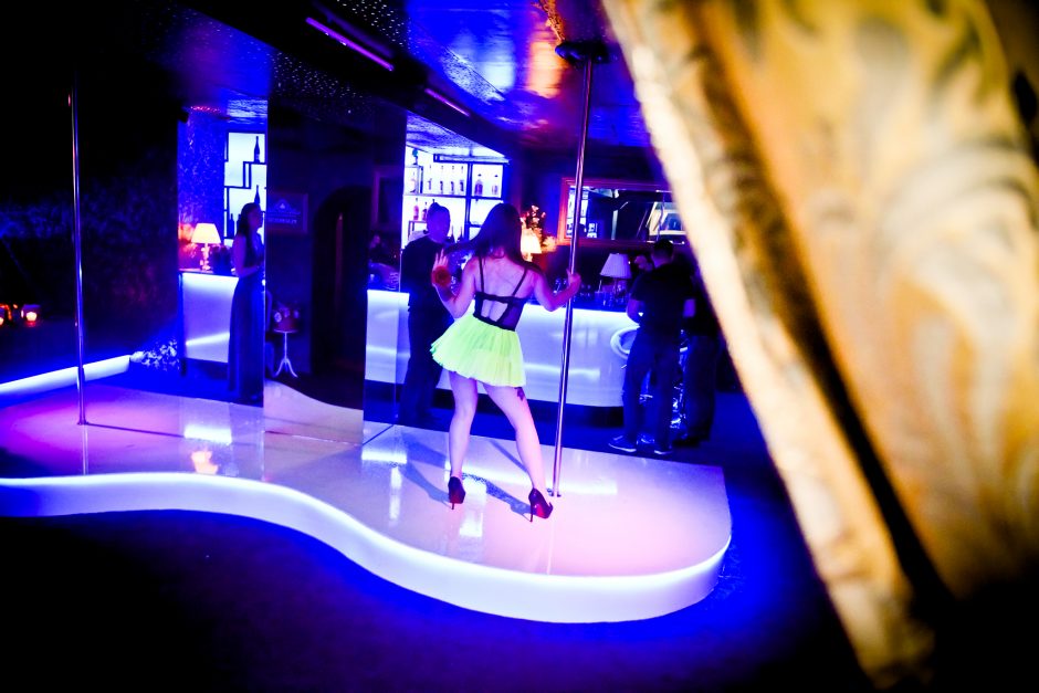 Kaune duris atvėrė naujas striptizo klubas „Playhouse“