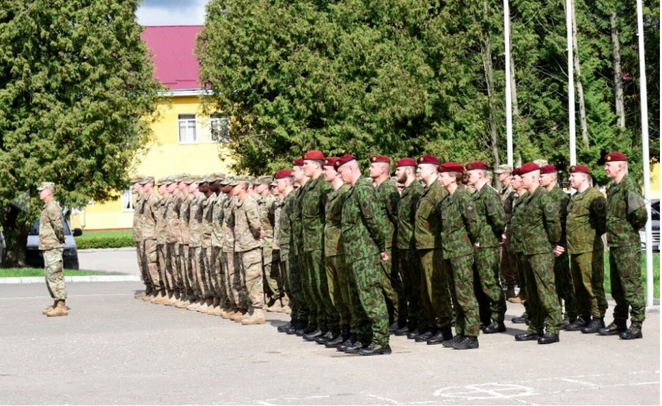 Lietuvos kariuomenės instruktoriai pradėjo Ukrainos karių mokymo misiją
