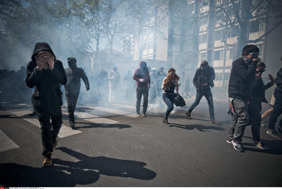 Paryžiuje ir Stambule policija Gegužės 1-ąją panaudojo ašarines dujas