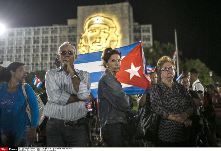 F. Castro po mirties pakartos 1959 metų revoliucijos pergalės žygį