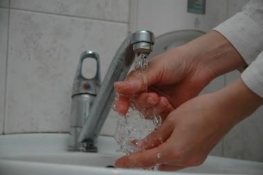 Politikai nepatvirtino karšto vandens skaitiklio mokesčio