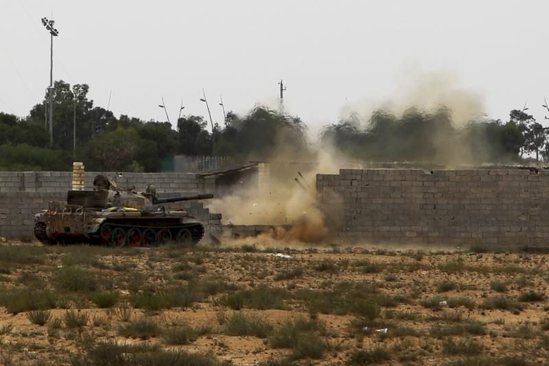 M.Kadhafi šalininkų tvirtovėje Sirte tęsiasi įnirtingi mūšiai