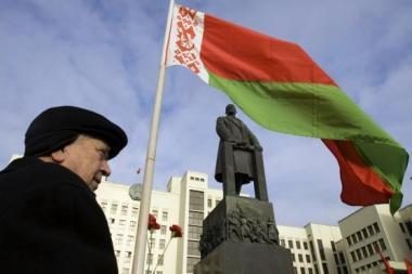 Anarchistai prie Baltarusijos ambasados protestavo prieš baltarusių opozicionierių suėmimus